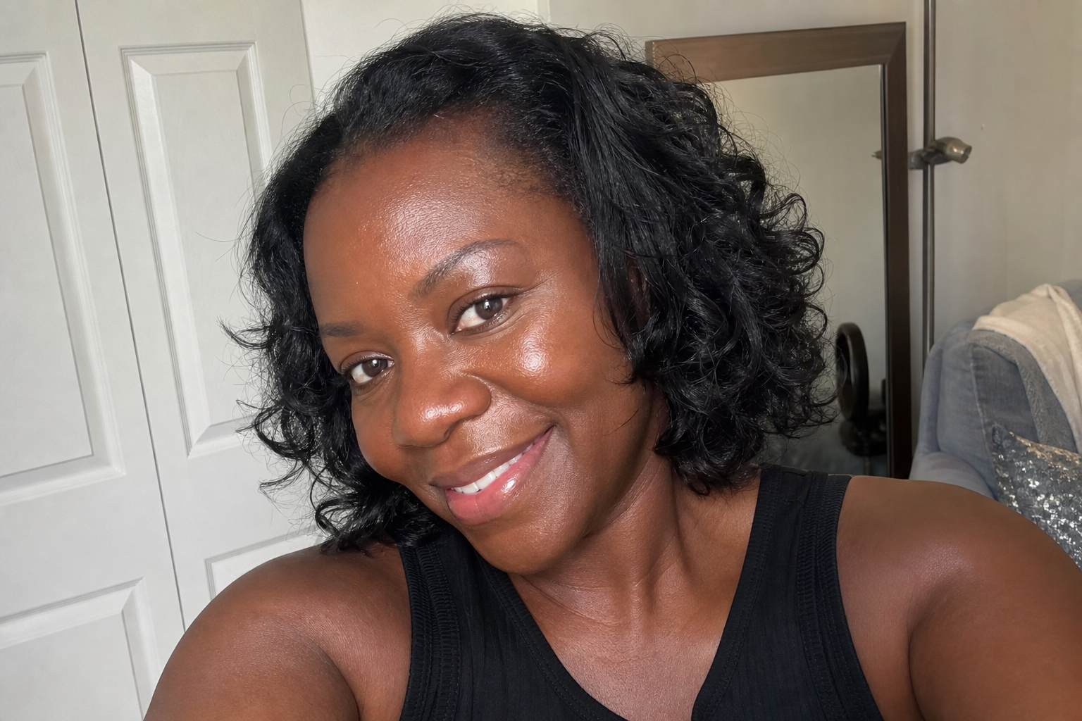 Amateur selfie of Danielle after a HydraFacial